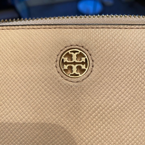 Tory Burch Wallet/Wristlet - Picture 3 of 6